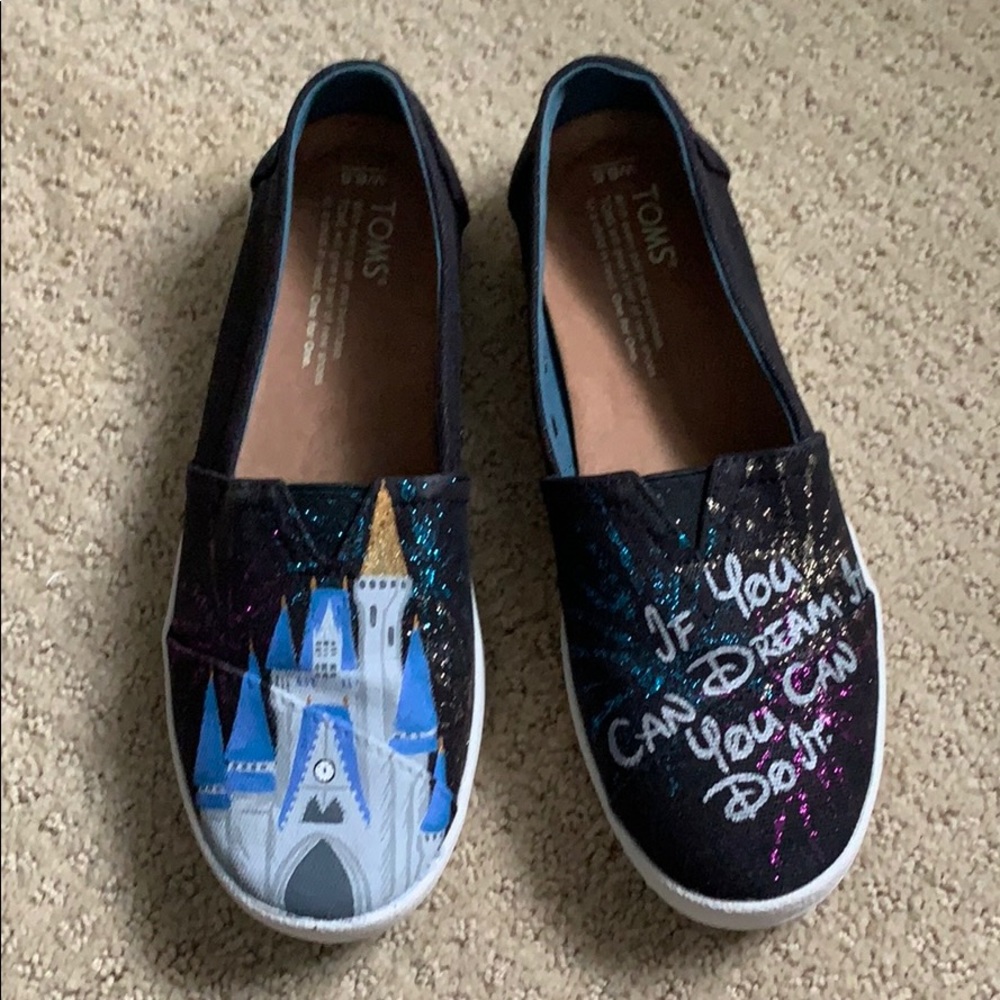 Hand painted Disney Castle TOMS, Never worn, 6.5